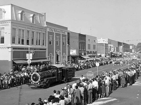 Best of the Fest photos submitted by Joan Homra, 1959 Centennial Parade