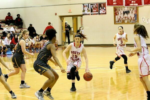 Lady Red Devil Kailey Mayo breaks away during court action versus Union City’s Lady Tornadoes last week. Mayo scored two points in the matchup, with Union City taking the win, 58-29. (Photo by Jake Clapper)