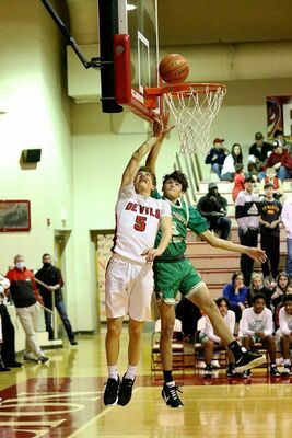 South Fulton senior Red Devil Beau Britt was up and in, toward two of his six field goals during home court action last week. Britt also tossed in a three pointer against Lake County. (Photo by Jake Clapper)