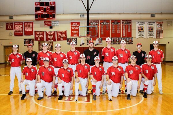 2021 SOUTH FULTON HIGH SCHOOL RED DEVILS BASETBALL TEAM – Pictured are, front row, left to right, Logan Cromika, Wyatt Hollingsworth, Dylan Bynum, Conner Allen, Brady McFarland, Dylan Ruddle, Riley Alexander, Blake Rodehaver; back row, Drew Barclay, Assistant Coach Rodehaver, Jaden Knott, Garrett Slaughter, Cade Malray, Head Coach McFarland, Brock Brown, Bryce McFarland, Assistant Coach Oliver, and Beau Britt. (Photo by Jake Clapper)